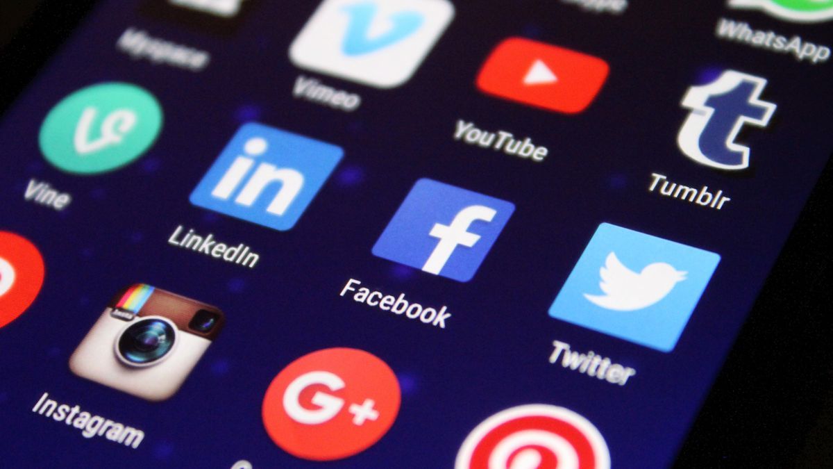 Sắp xếp lưới TikTok và Instagram theo lượt xem, likes, bình luận hoặc ngày